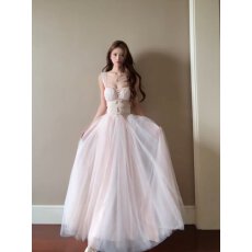 批发法式粉色蕾丝网纱吊带<b class='q'>连衣裙</b>女夏季纯欲气质绝美收腰生日礼服长裙