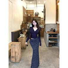 批发实拍 辣妹交叉v领绑带修身长袖T恤女条纹<b class='q'>包臀</b>半身裙气质两件套