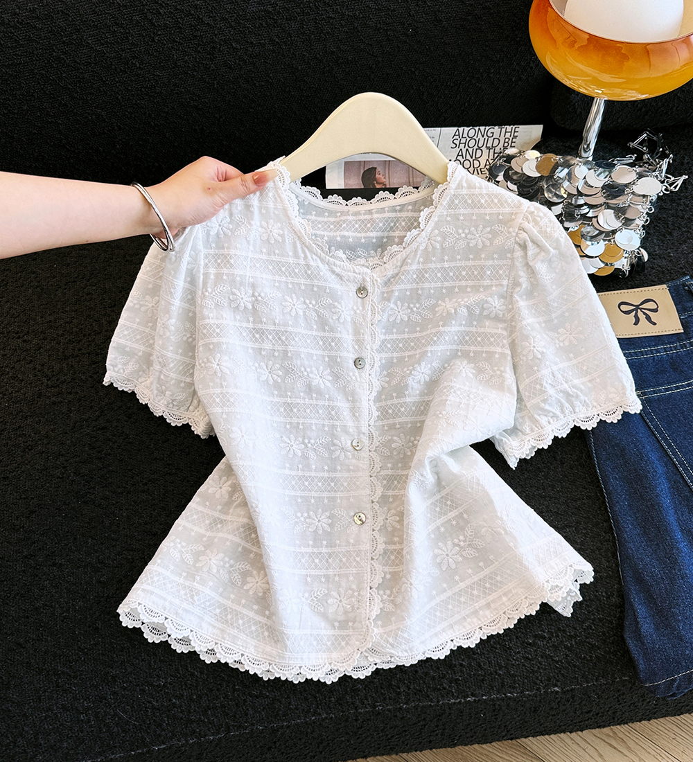 재고 있음 2026 여름 새로운 자수 패치워크 반팔 셔츠 여성 셔츠 여름 작은 셔츠