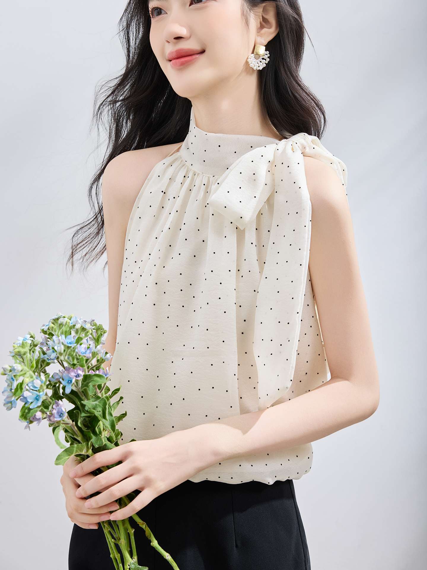 재고 있음 실사 나비 넥타이 행침 목 민소매 조끼 여성 2026 여름 품격 루즈핏 슬림해 보이는 셔츠 맨위