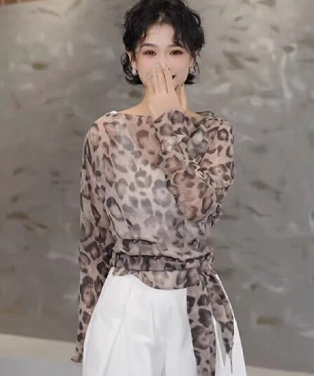 기타 푸 음악 우아함 표범 2026 여름 레오파드 무늬 프린트 오프숄더 배트윙 소매 레이스업 허리 수축 다용도 티셔츠