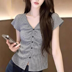 批发复古<b class='q'>格子衬衫</b>夏季V领法式短款上衣女通勤穿搭棉麻收腰短袖
