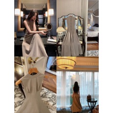 12.24 00:00 新品95折+双旦折扣JAYKY YANG 无袖小立领连衣裙