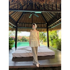 批发赵露思同款米粉色花边拼接吊带褶皱收腰设计感度假风叠穿<b class='q'>连衣裙</b>女