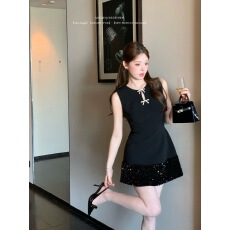 批发【杨小卷 1/13 10:00 上新首发享85折】亮片拼接<b class='q'>礼服</b>裙无袖连衣裙