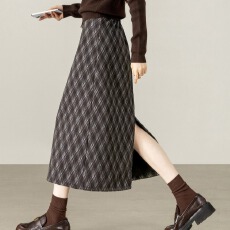 批发菱格直筒裙女冬季2025新款裙摆开叉超好看毛呢格子半身裙