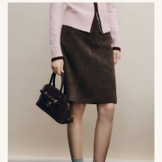 批发柔雾感环保棕色麂皮半身<b class='q'>裙</b>女小个子冬新款直筒极简短<b class='q'>裙</b>