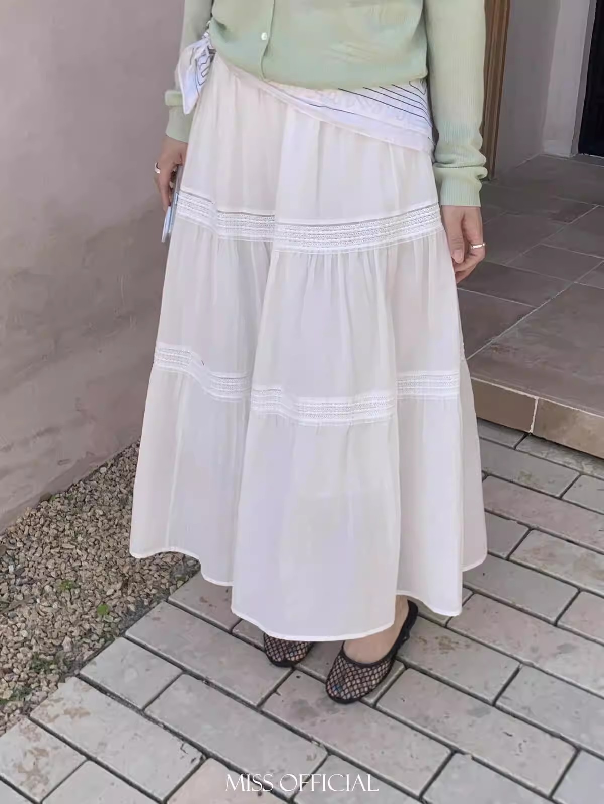 2026 새로운 고급 센스 프랑스식 케이크 드레스 화이트 레이스 반신 스커트 여성 봄 중간 길이 한 마디 하프 치마