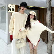 批发实拍情侣装 法式 小众设计感 <b class='q'>不规则</b>斗篷毛衣爱心慵懒风<b class='q'>针织衫</b>