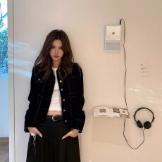 批发左边女装小众设计款牛仔外套2026春季新款复古磨白短外套