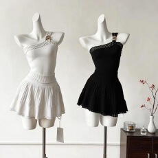 批发JustQin镜头焦点2026新款夏装性感小衫显瘦斜肩针织上衣女