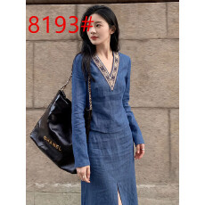 批发ootd松弛感早<b class='q'>秋</b>穿搭盐系轻熟漂亮蓝色刺绣上衣开叉半身裙亚麻套装