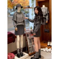 批发韩系慵懒穿搭斗篷设计感毛衣女款<b class='q'>秋</b>季别致绝美高腰显瘦半身裙套装