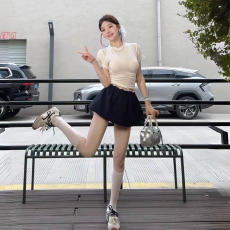 批发初夏新款通勤穿搭学院风圆领<b class='q'>蕾丝</b>白色短袖T恤上衣花苞裙<b class='q'>套装</b>女春