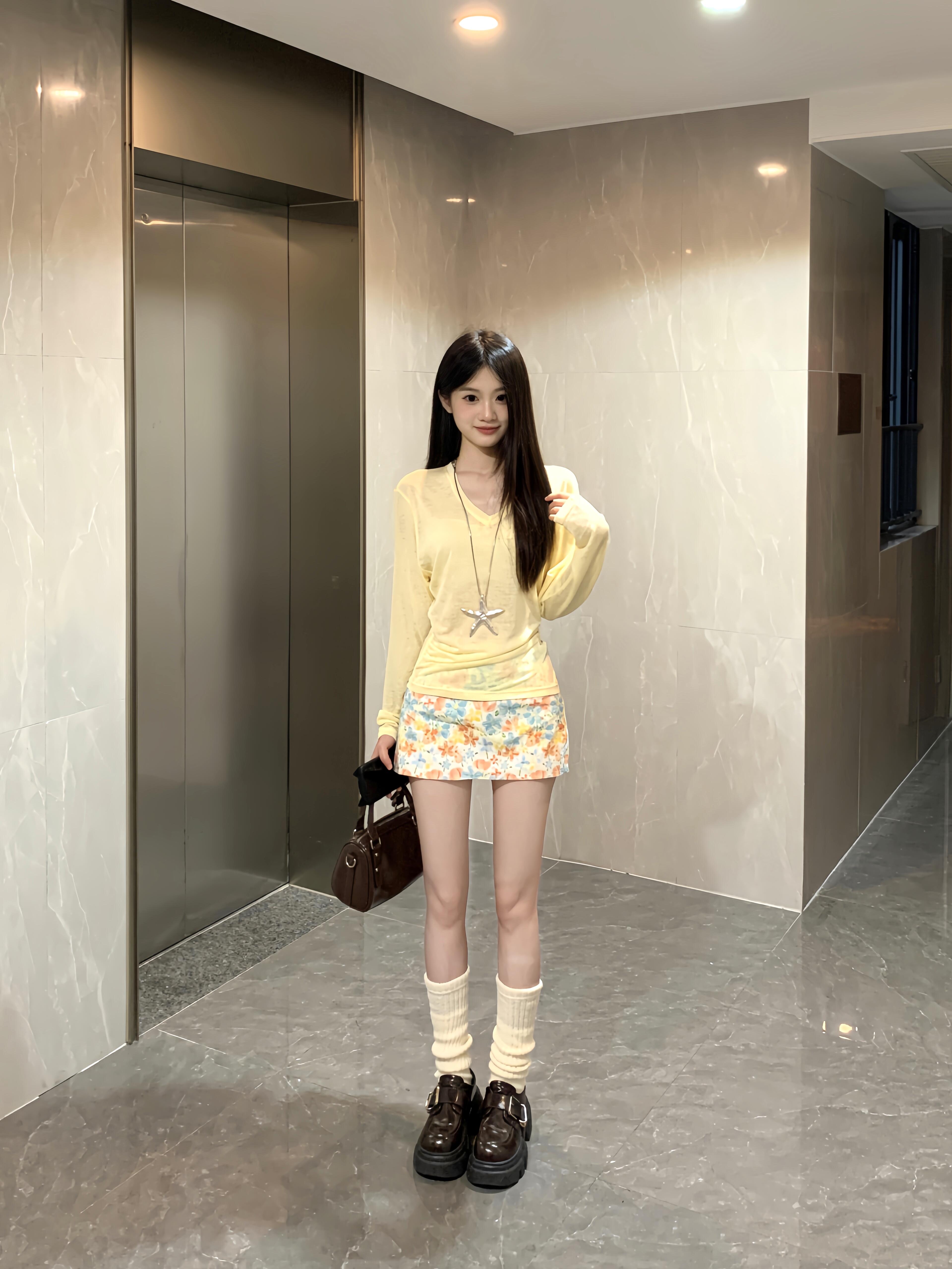 미니멀리즘 우유 황색 V넥 니트 스웨터 티셔츠 여성 긴 소매 여름 새로운 허리 수축 슬림해 보이는 맨위 자외선 차단 블라우스