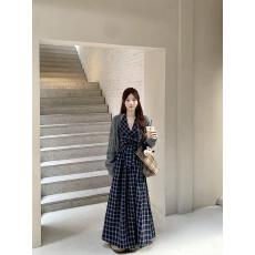 批发夏季格纹挂脖连衣长裙<b class='q'>女</b>设计感小众+针织开衫