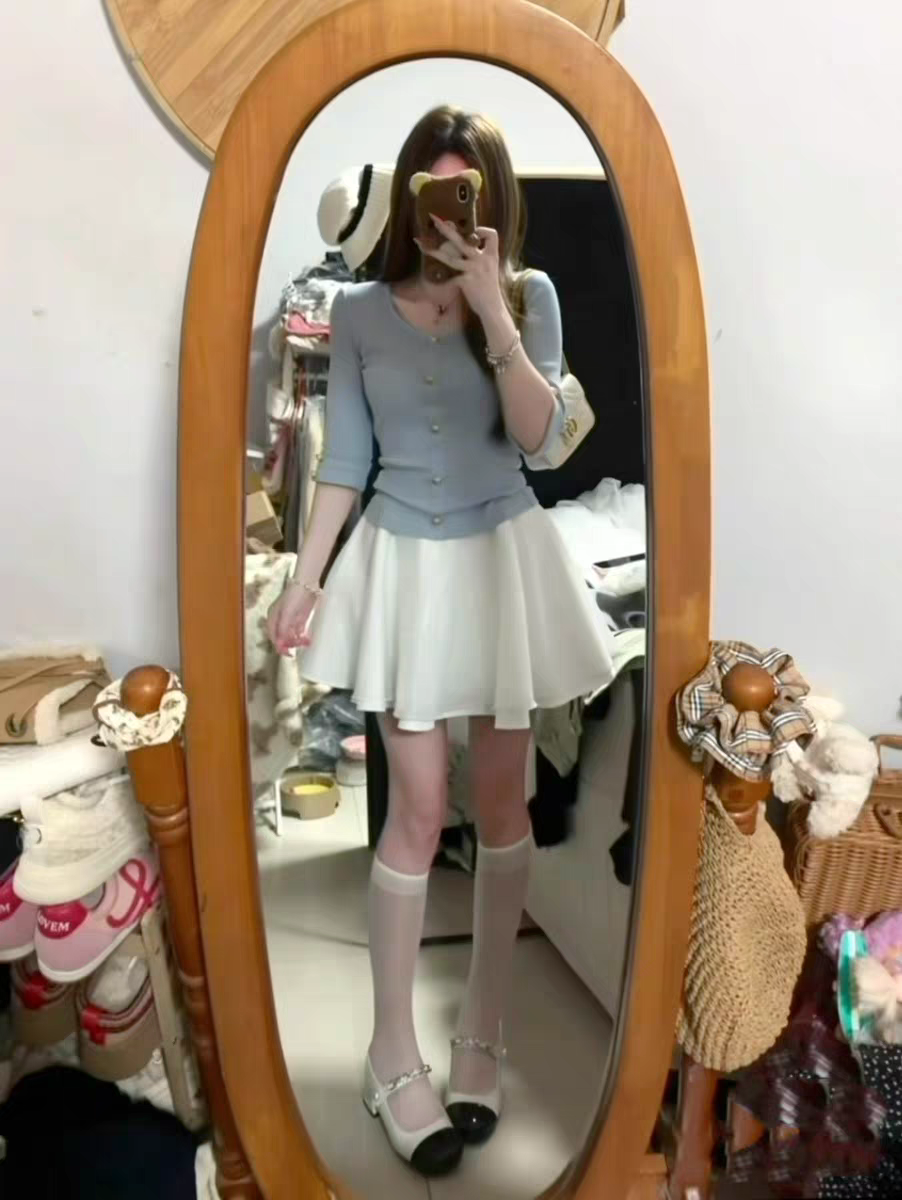 출퇴근 센스 품격 V넥 니트 티셔츠 여름 새로운 높음 지혜 품격 몸매 가꾸기 다용도 중간 소매 맨위 여성