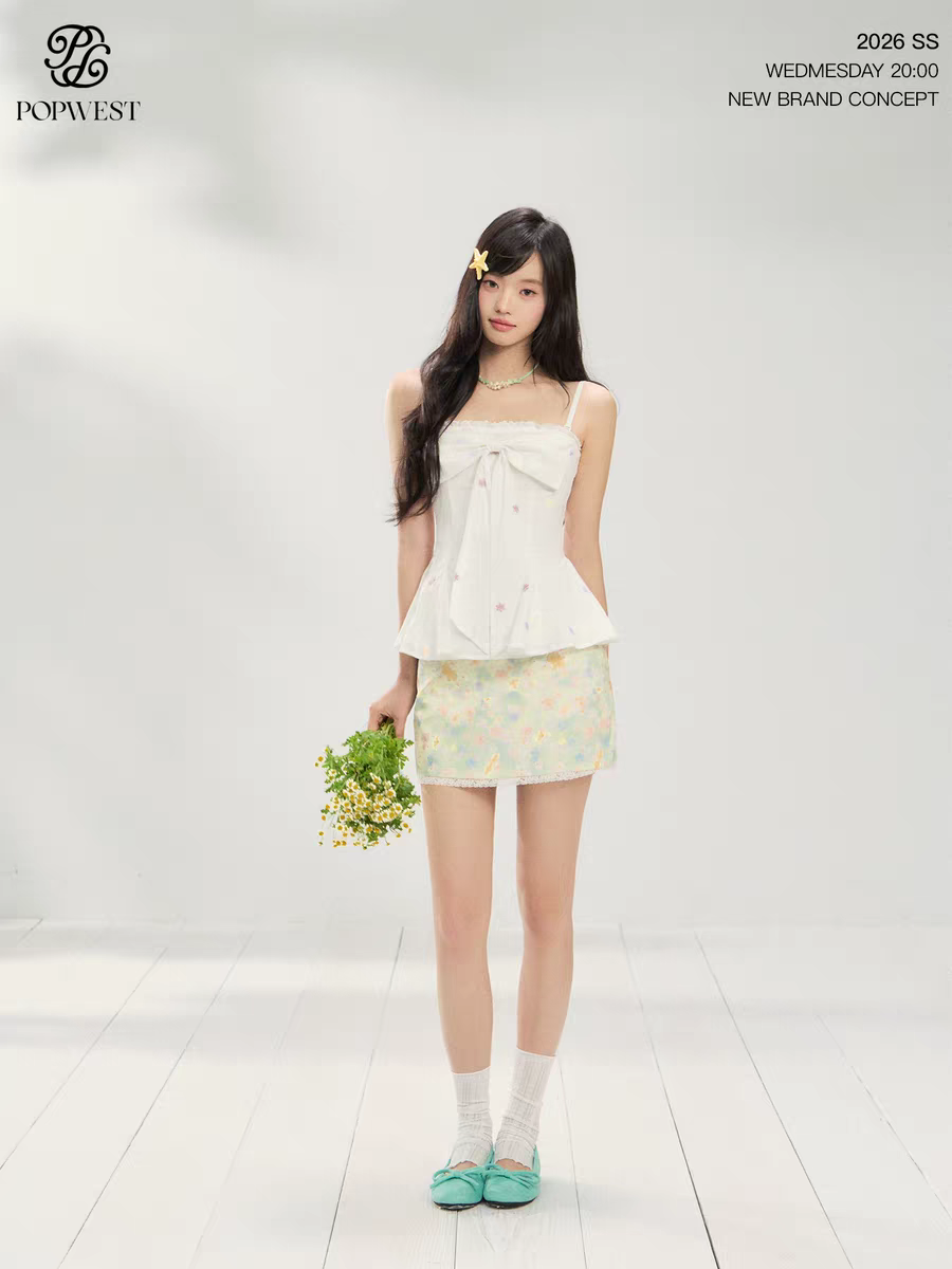 소녀 폴로 칼라 거품 소매 도트 무늬 여성 셔츠 여름 디자인 센스 반팔 품격 슬림해 보이는 화이트 맨위