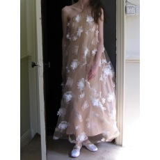 批发心动的信号 吃吃<b class='q'>同款</b>杏色蔷薇生日裙/立体绣花慵懒假日裙