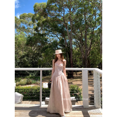 批发板栗可可2.2/20点'浮雕蕾丝'玫瑰蕾丝提花掐腰显瘦A字吊带长裙女