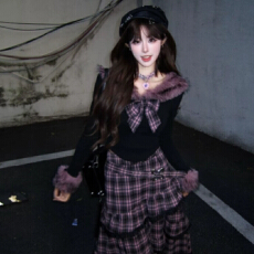 批发莓果丝绒  织物猪原创 暗黑风一字领上衣女冬格子不规则半身长<b class='q'>裙</b>