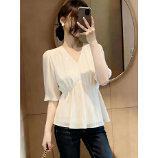 批发轻熟法式V领收腰<b class='q'>短袖</b><b class='q'>衬衫女</b>夏季大码胖妹妹高级感别致很仙的上衣
