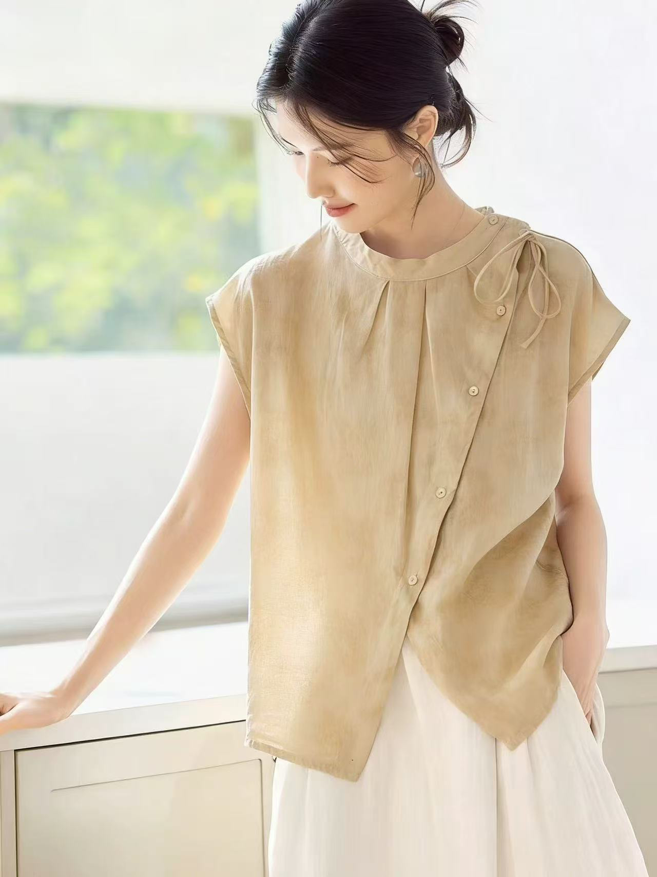 2026 여름 새로운 디자인 센스 트임 라미 티셔츠 작은 셔츠 불규칙 레이스업 반팔 외국 가스 맨위 여성 얇은