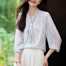 批发实拍~浪漫银河系设计感V领衬衫2026春季长袖薄款蝴蝶结雪纺上衣