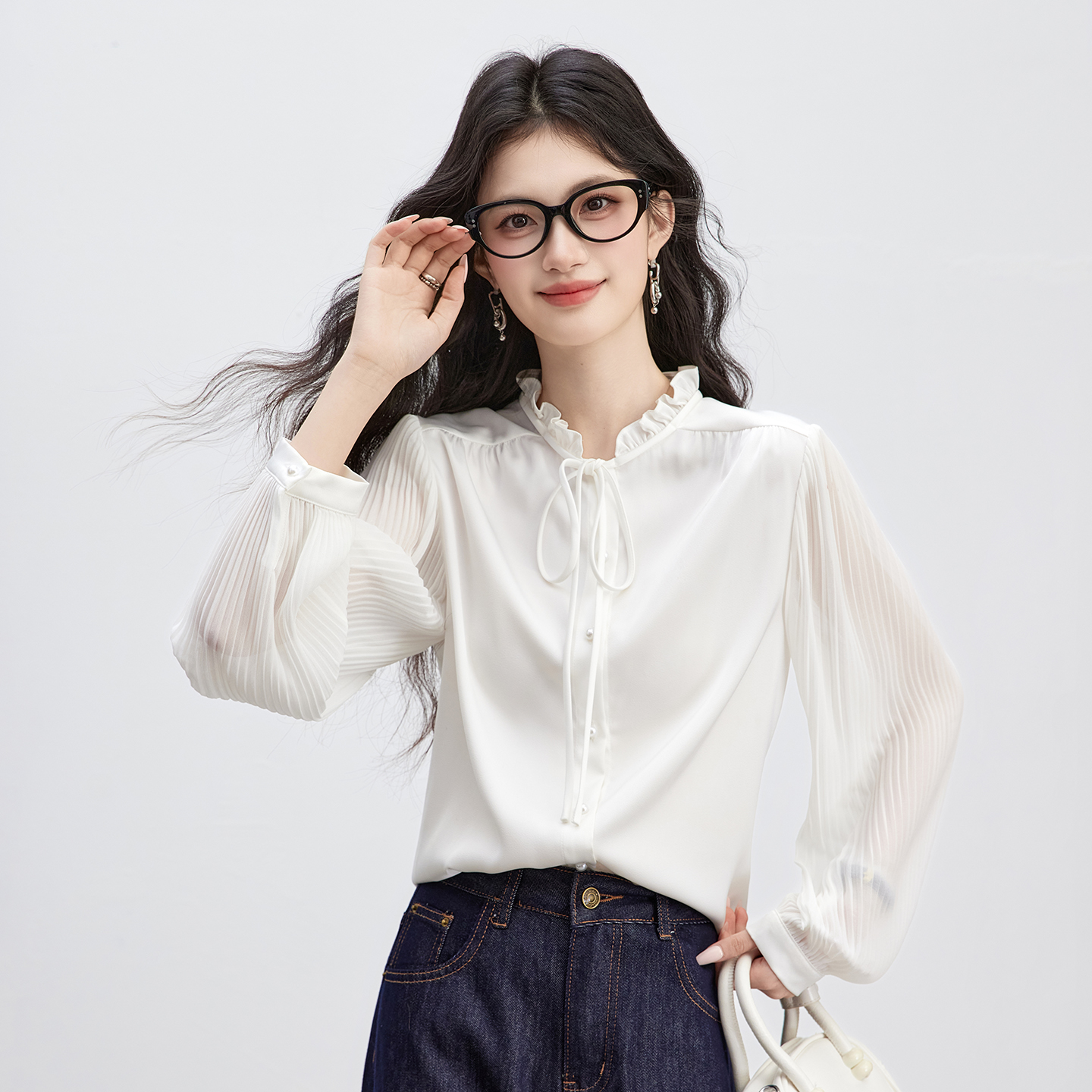 실사 2026 봄 목이버섯 레이스 스탠드 칼라 레이스 업 셔츠 광택 새틴 장기 소매 품격 맨위
