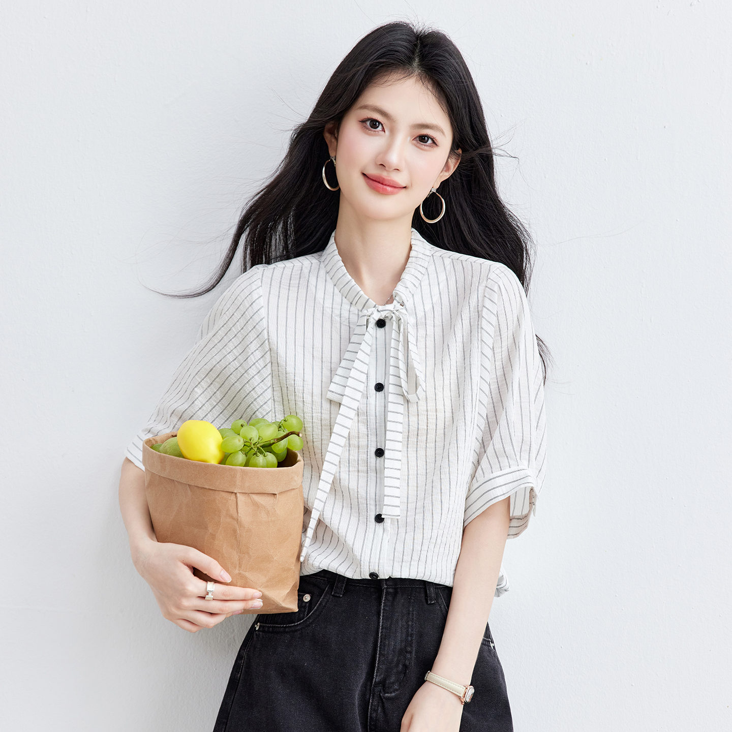 실사 리본 스트라이프 셔츠 반팔 여성 2026 여름 새로운 고급 센스 출퇴근 품격 루즈핏 셔츠