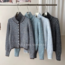 批发日韩系复古翻立领混<b class='q'>羊绒</b>毛衣<b class='q'>外套</b>女秋冬洋气条纹休闲百搭针织开衫