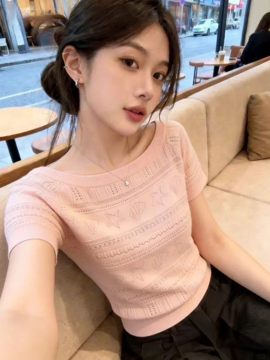 한 부서 부드러운 바람 홀로우 아웃 얼음 실크 오프숄더 반팔 니트 스웨터 여성 여름 새로운 핫걸 Chic 아름다운 맨위