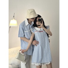 批发实拍夏季新款小飞袖蓝格子设计感中长款连衣裙情侣一衣一裙已出货