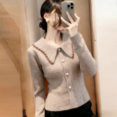 批发实拍软糯大翻领<b class='q'>短款</b>长袖针织开衫女气质重工钉珠修身百搭上衣<b class='q'>毛衣</b>