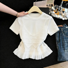 批发实拍设计感镂空荷叶边蕾丝吊带+圆领百搭<b class='q'>t</b>恤减龄叠穿两件套女新款