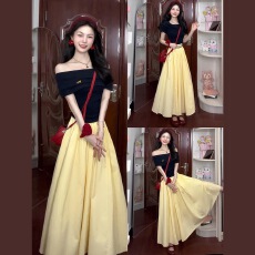 批发夏季新款<b class='q'>修身</b>两件套套装小刺绣一字肩上衣+高腰半身裙