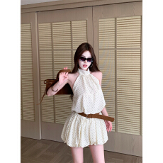 批发实拍实价法式波点挂脖连衣裙女减龄气质飘带A字短裙配腰带潮