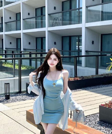 실사 정가 도파민 부유 한 가족 천 골드 고급 센스 착용 가져 가라. 해변가 캐미솔 점프 슈트 치마 외부 가져 가라. 셔츠