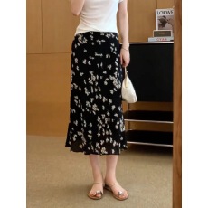 批发法式轻熟风气质碎花裙女2025年夏季新款高腰时髦感显瘦直筒中长裙