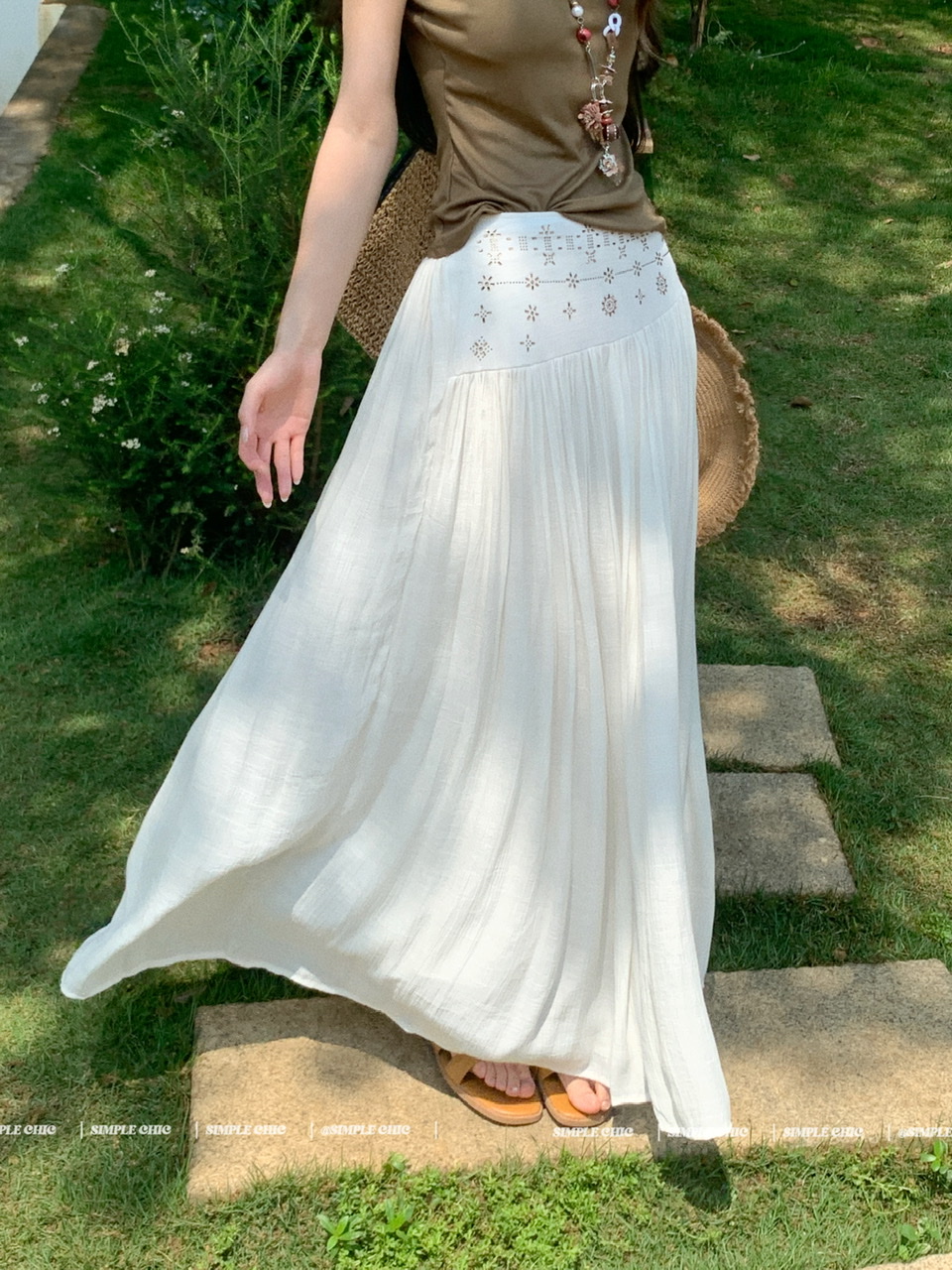 실사 보헤미안 휴가 바람 자수 반신 스커트 여름 도루 센스 주름 한 마디 큰 진자 롱 스커트
