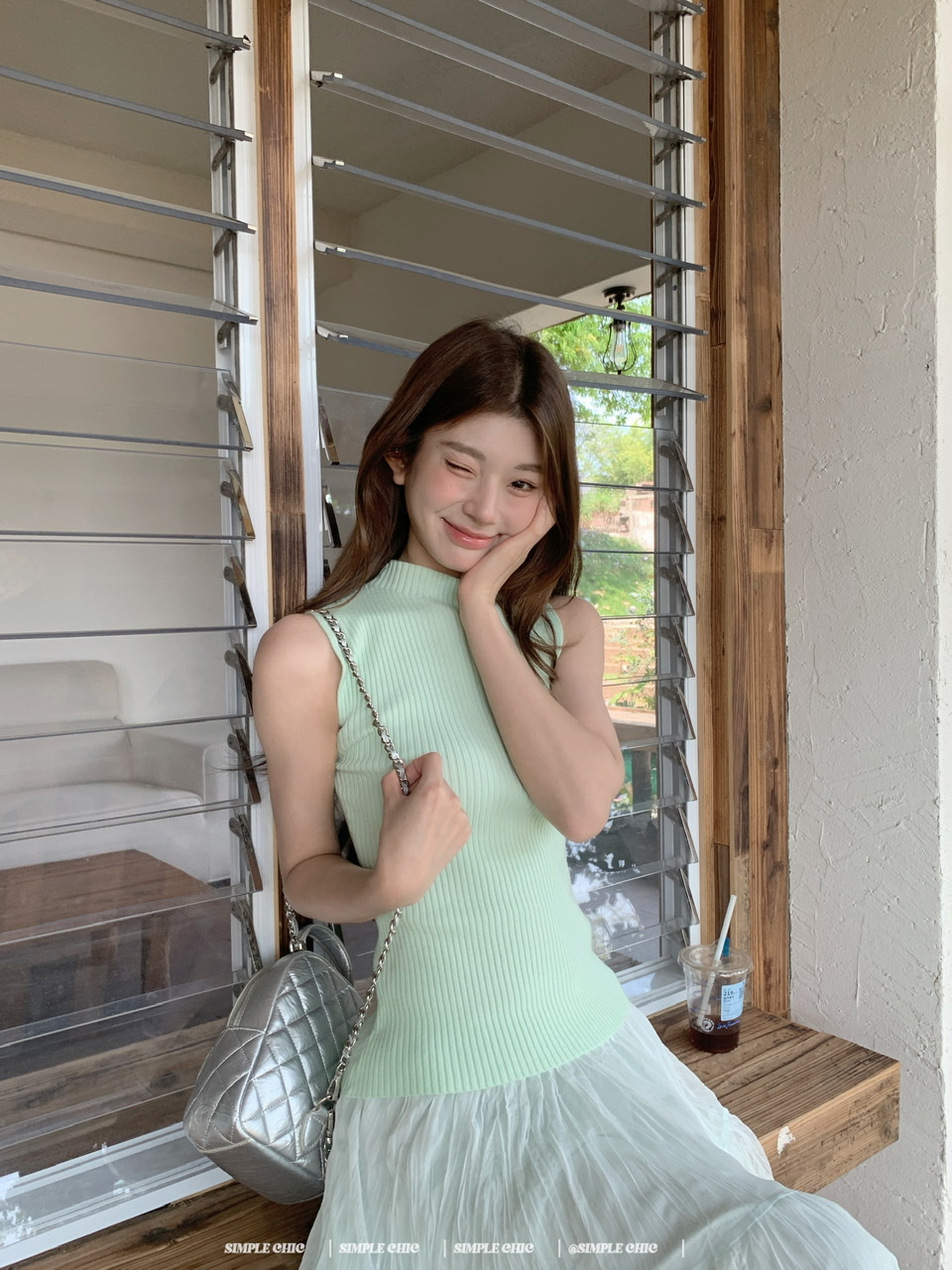 실사 디스플레이 화이트 박하 녹색 민소매 조끼 맨위 도루 센스 큰 진자 요정 가스 펄럭 이는 학위 가발 반신 스커트 롱 스커트