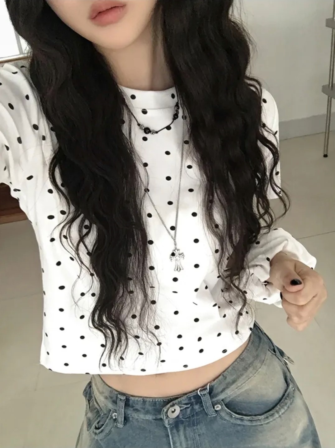 선적 중 한 부서 레트로 도트 무늬 프린트 라운드 넥 반팔 티셔츠 슬림해 보이는 다용도 쇼트 스타일 맨위