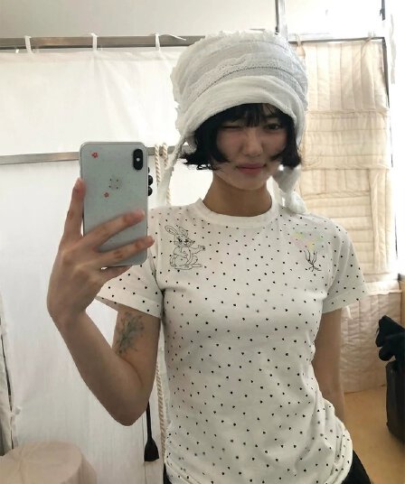한 부서 레트로 귀여운 토끼 도트 무늬 프린트 긍정적 인 어깨 몸매 가꾸기 반팔 티셔츠