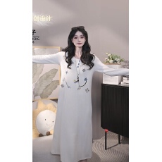 批发孕妇哺乳2025秋季新款高级感长裙穿搭爆款法式打底连衣裙