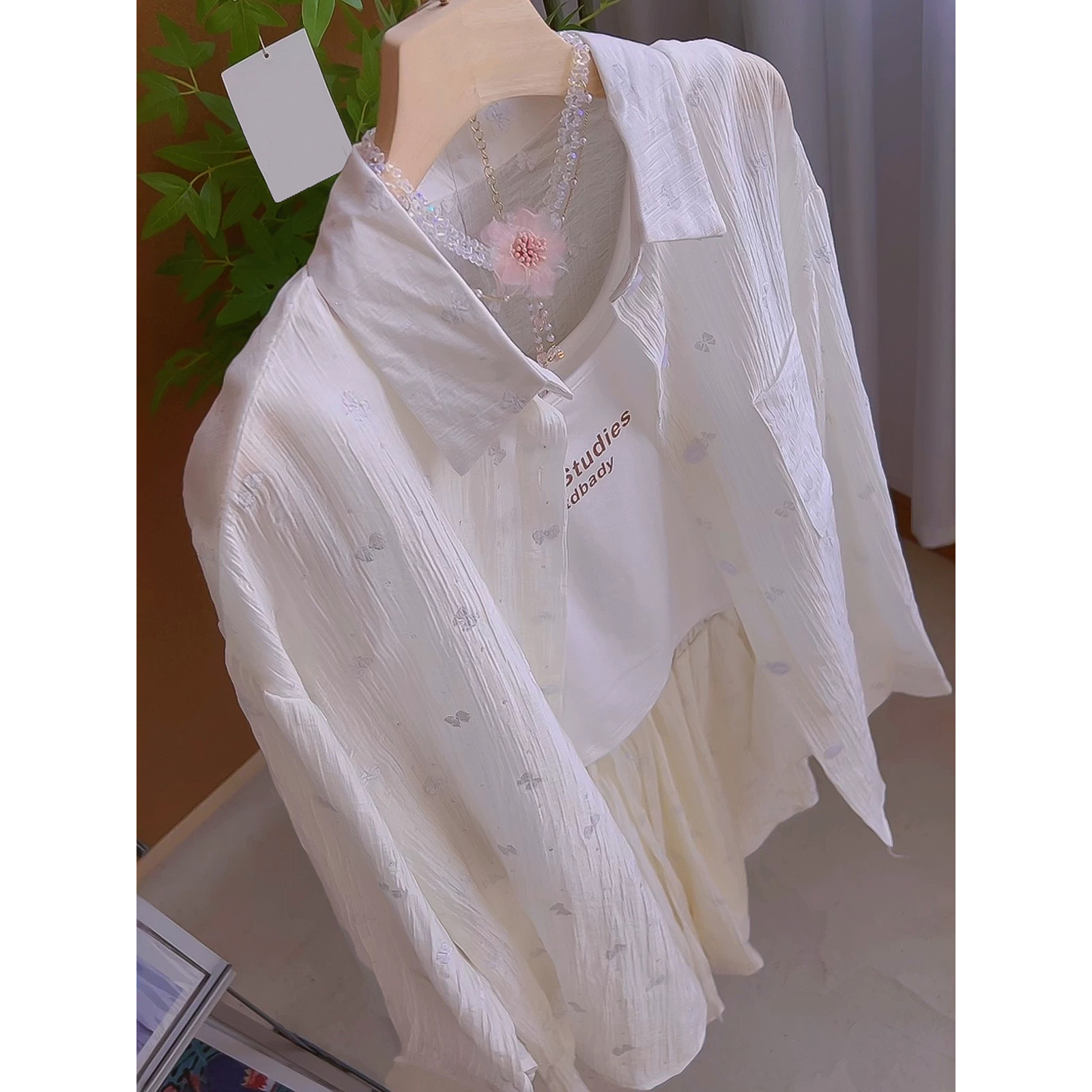 26 여름 새로운 나비 매듭 작은 청신 긴팔 자외선 차단 긴팔 셔츠 오픈 가디건 알파벳 조끼 반바지 세 조각 세트