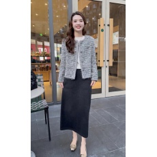 批发粗花呢圆领长袖短款小香风外套女2025秋冬新款<b class='q'>宽松</b>显瘦设计感上衣