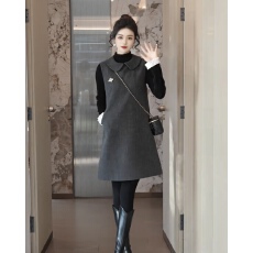 批发冬季气质简约宽松翻领斜口袋马甲背心裙 ➕8240# 打底