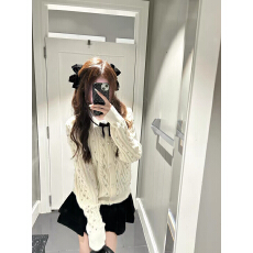 批发韩系千金烫钻针织毛衣开衫<b class='q'>女</b>秋冬新款修身上衣丝绒短裙子两件套装