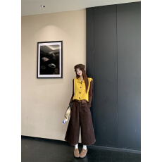 批发实拍 半高领针织马甲+长袖打底衫+灯芯条<b class='q'>七分</b>裤