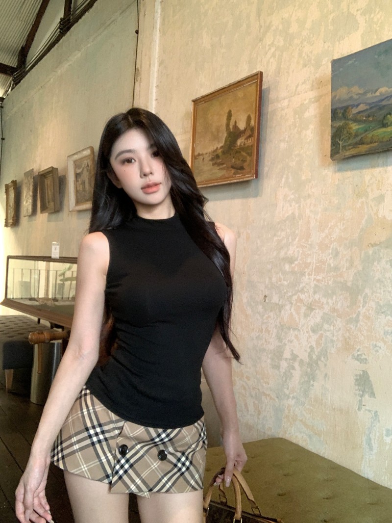 실사 정가 감소되지 않음 핫걸 몸매 가꾸기 슬림해 보이는 디자인 센스 반하이넥 티셔츠 한 마디 반신 스커트 타이트 스커트